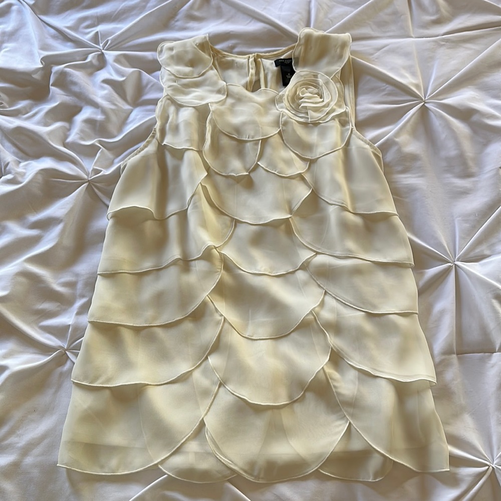 Ann Taylor Sleeveless Ivory Petal Shell (M)